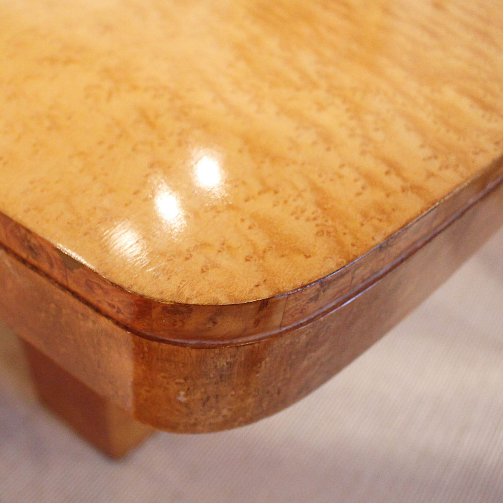 Art Deco dining table and 8 chairs in birds eye maple at Jeroen Markies