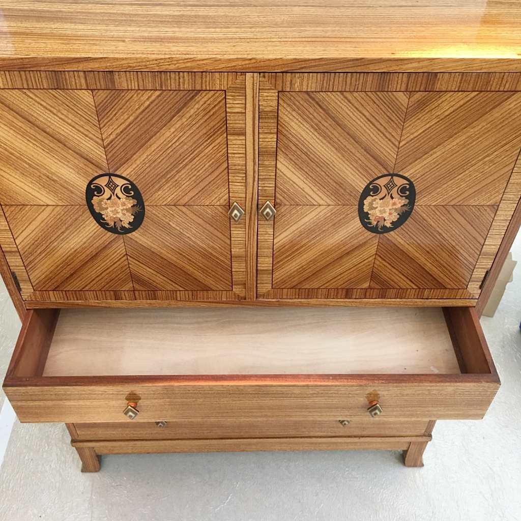 Art Deco cabinet 