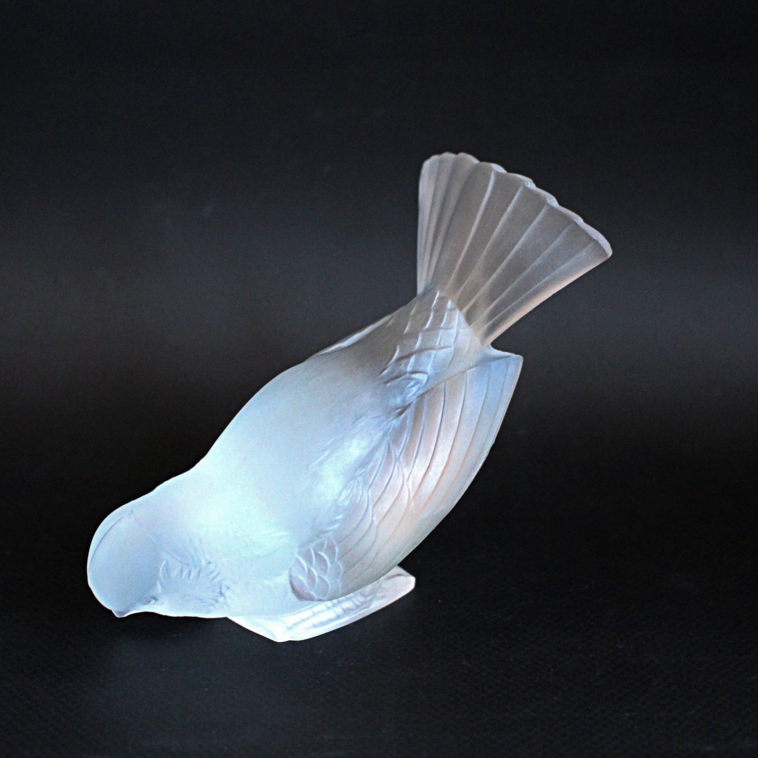 Art Deco Rene Lalique glass bird paperweight Moineau Hardi at Jeroen Markies 