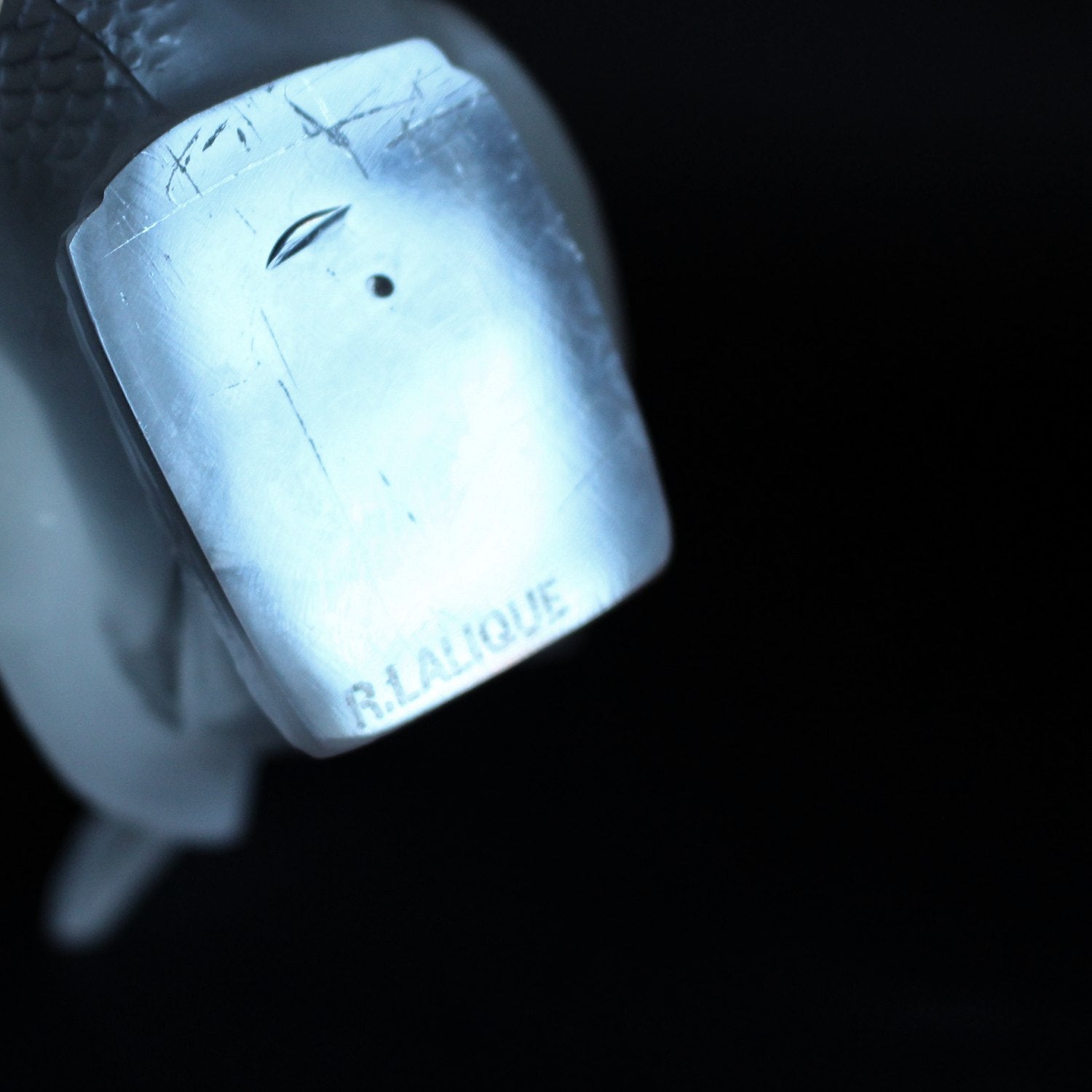 Art Deco Rene Lalique glass bird paperweight Moineau Hardi at Jeroen Markies 