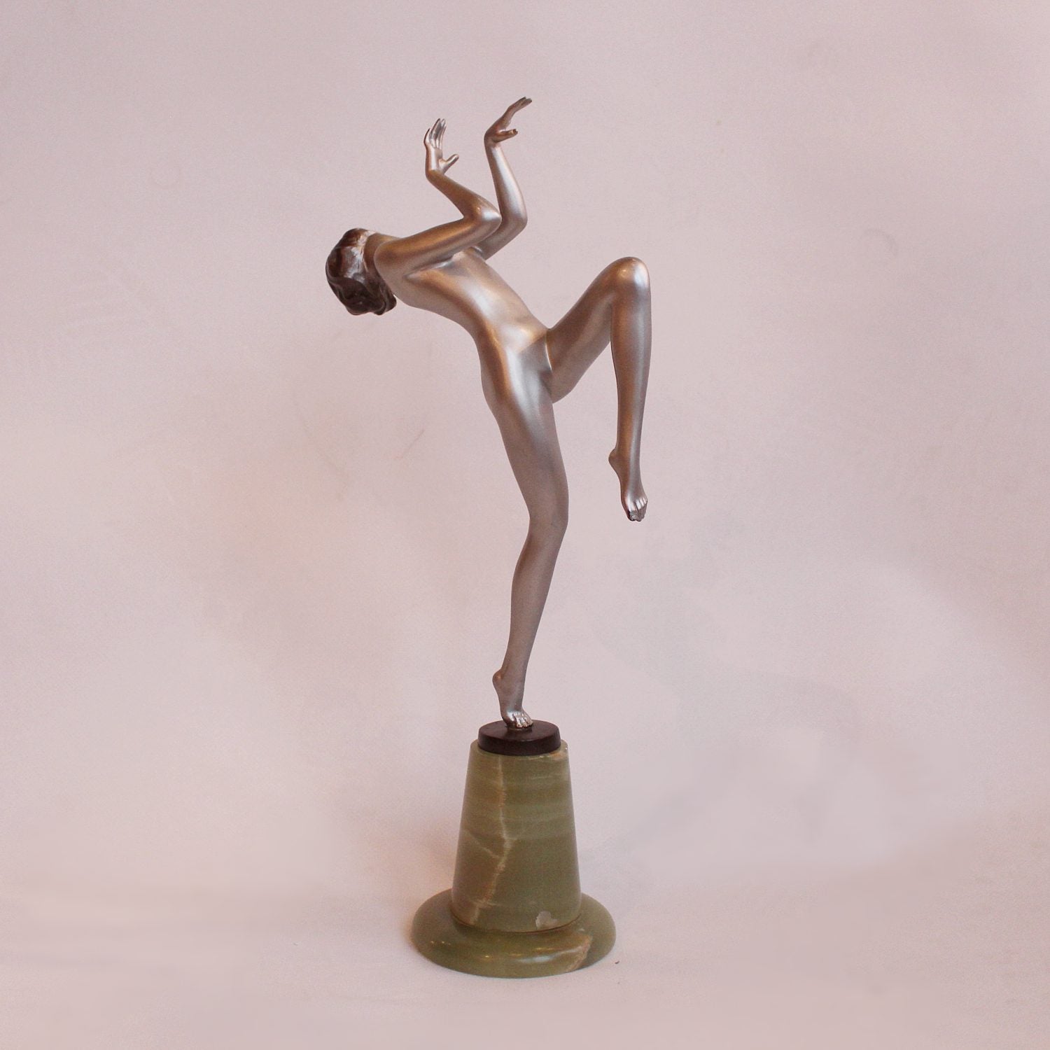 Art Deco dancer by Josef Lorenzl at Jeroen Markies
