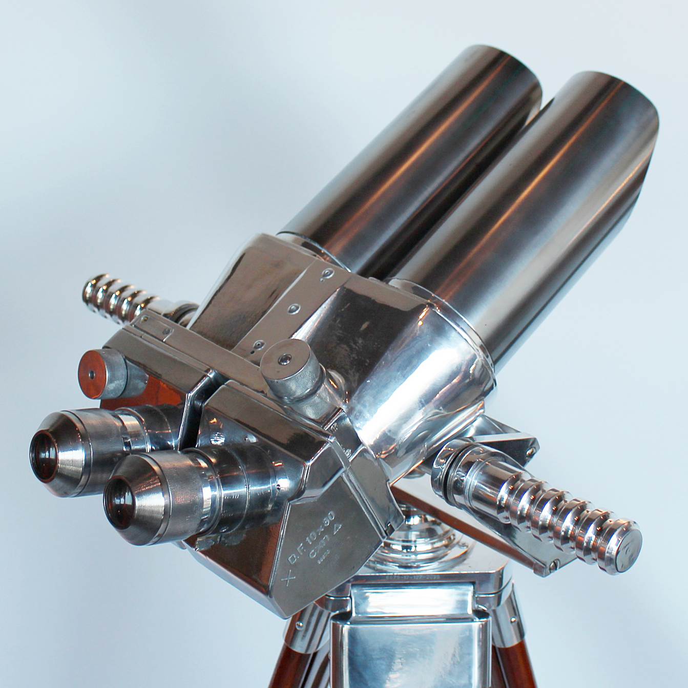 Art Deco 10 x 80 binoculars circa 1940 at Jeroen Markies