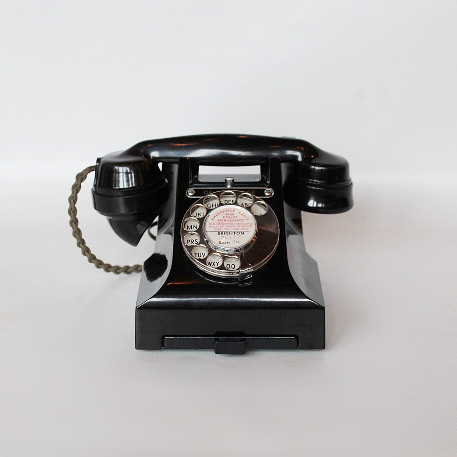 GPO 1950s black bakelite telephone at Jeroen Markies