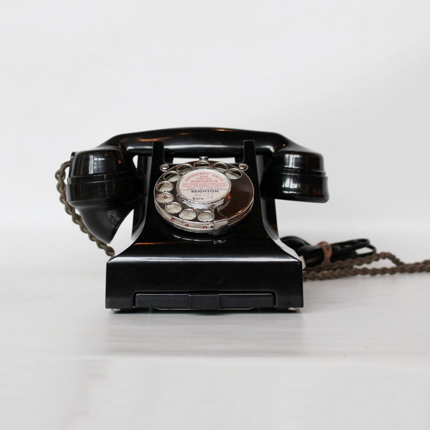 GPO 1950s black bakelite telephone at Jeroen Markies