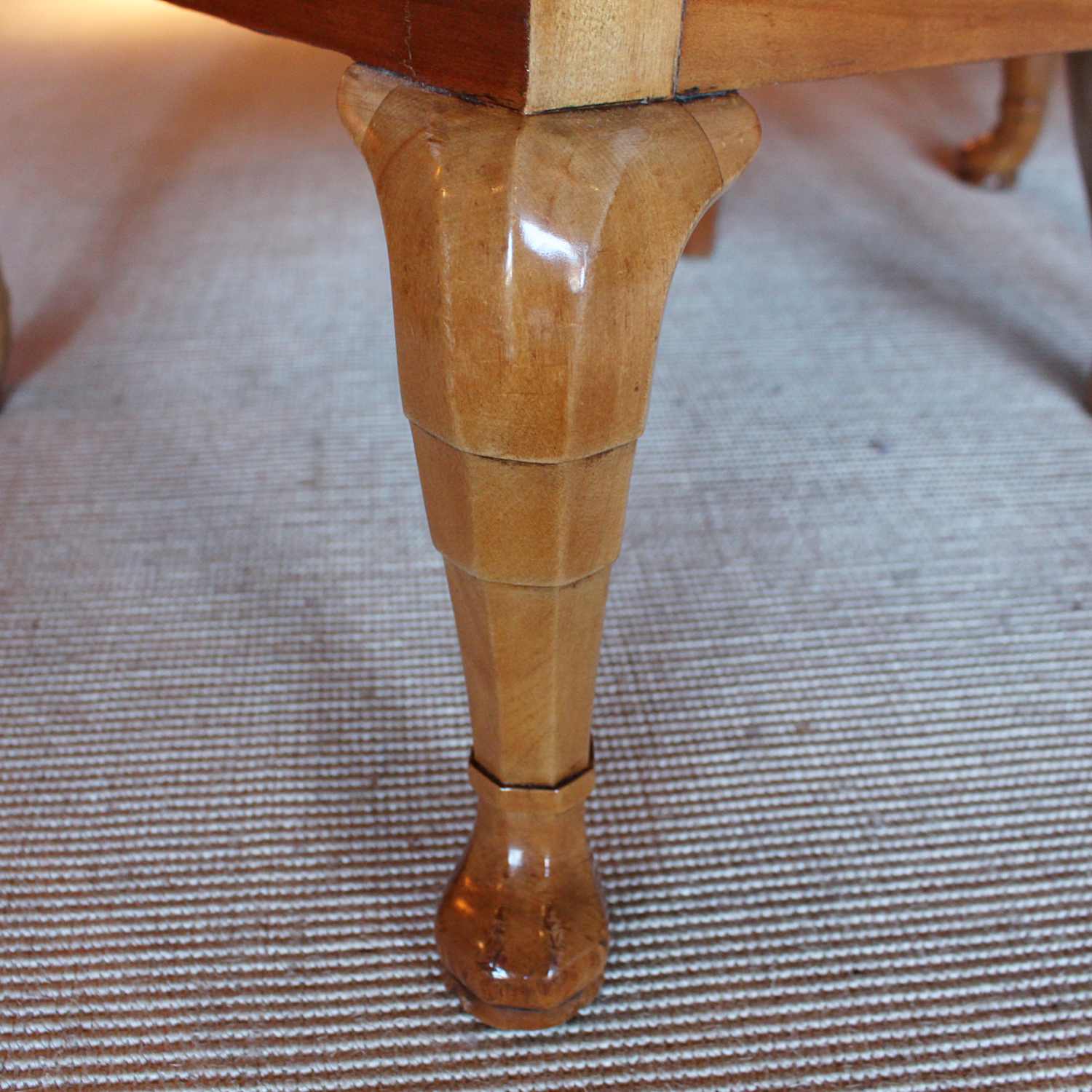 Art Deco side chairs in chestnut leather with curved walnut legs at Jeroen Markies