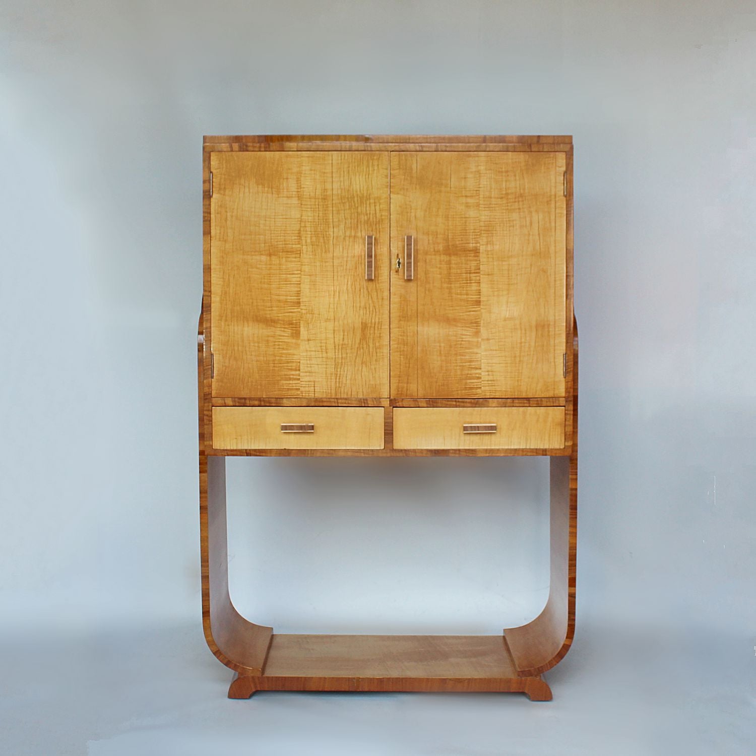 Art Deco cocktail Cabinet bar with u-shaped base at Jeroen Markies