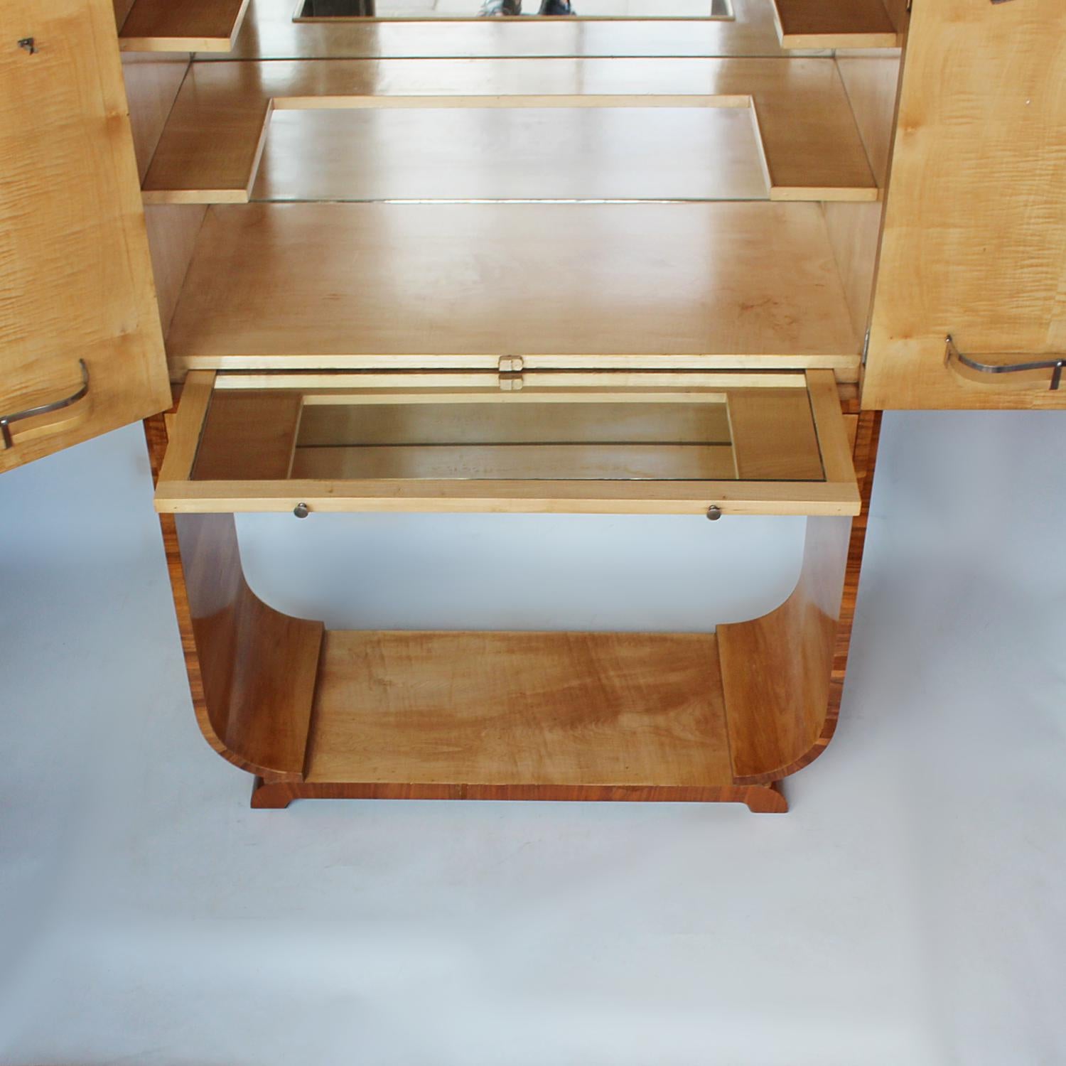 Art Deco cocktail Cabinet bar with u-shaped base at Jeroen Markies