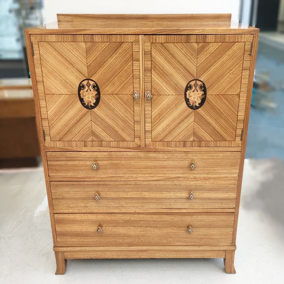 Art Deco cabinet 