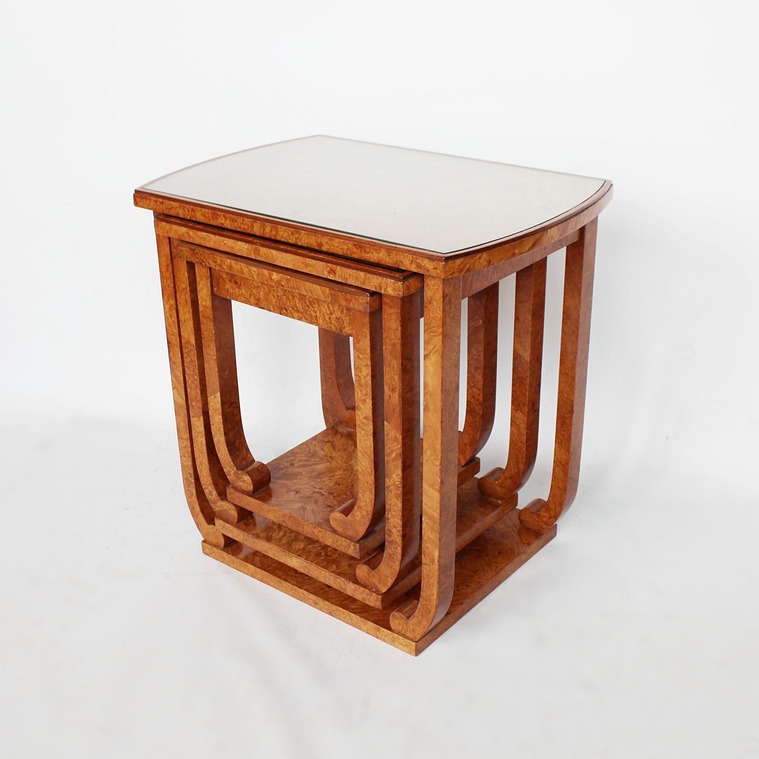 Art Deco set of nested tables in walnut at Jeroen Markies