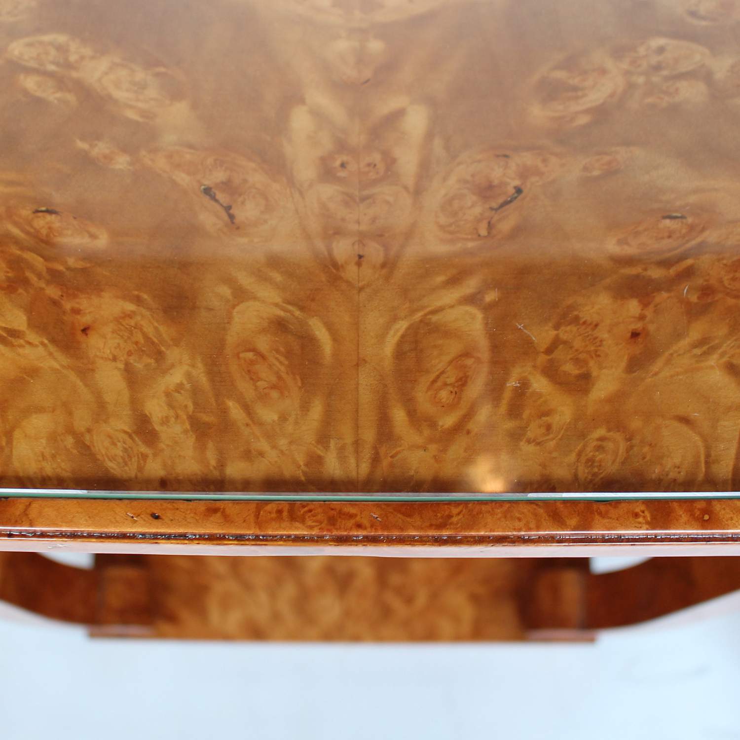 Art Deco set of nested tables in walnut at Jeroen Markies