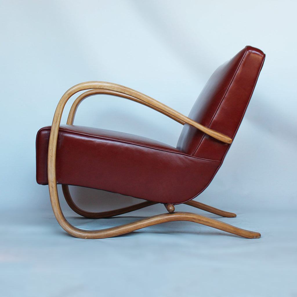 A pair of Jindrich Halabala lounge chairs at Jeroen Markies 