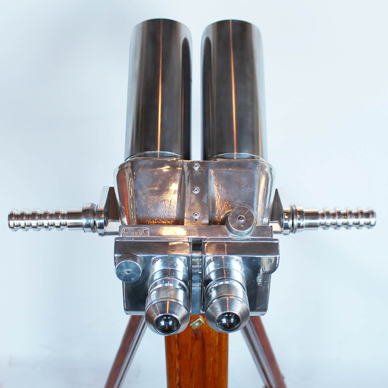 Art Deco 10 x 80 binoculars circa 1940 at Jeroen Markies