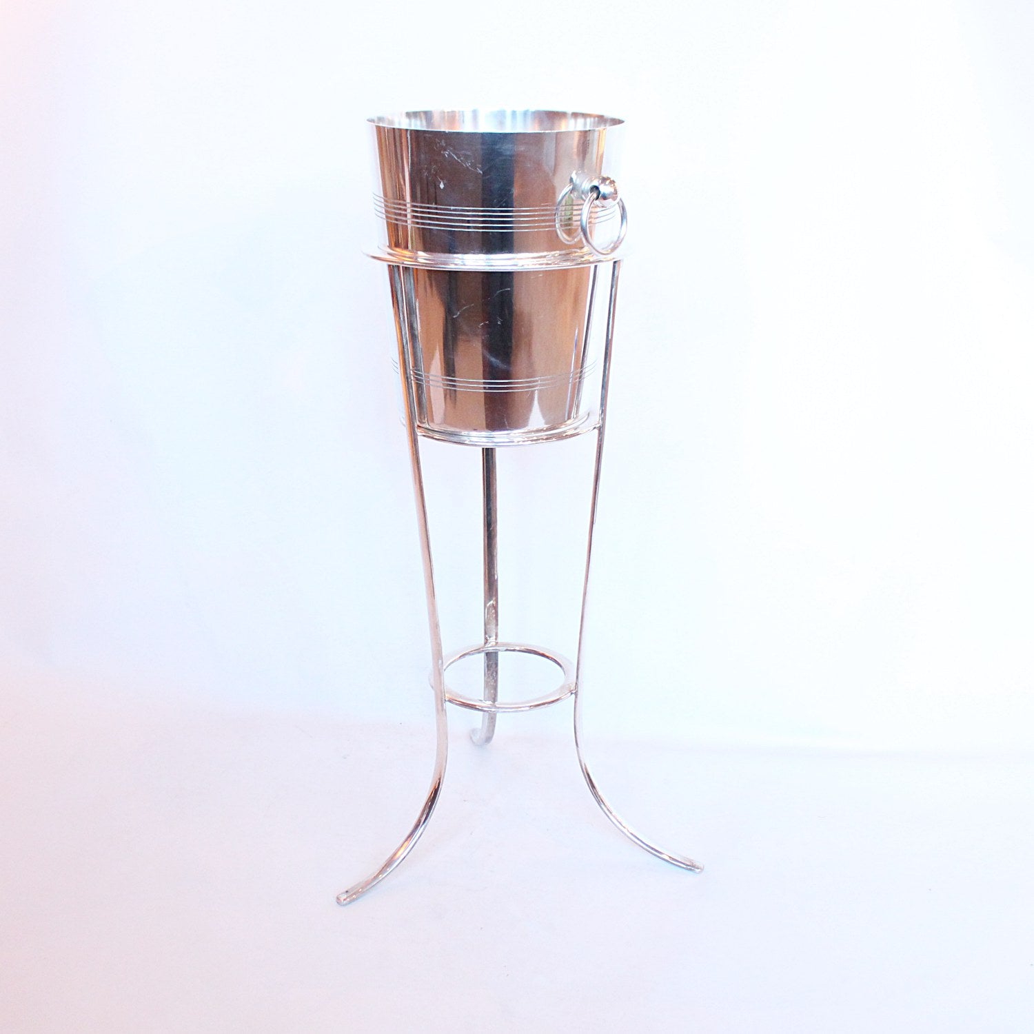 Art Deco silver plated champagne bucket on stand at Jeroen Markies
