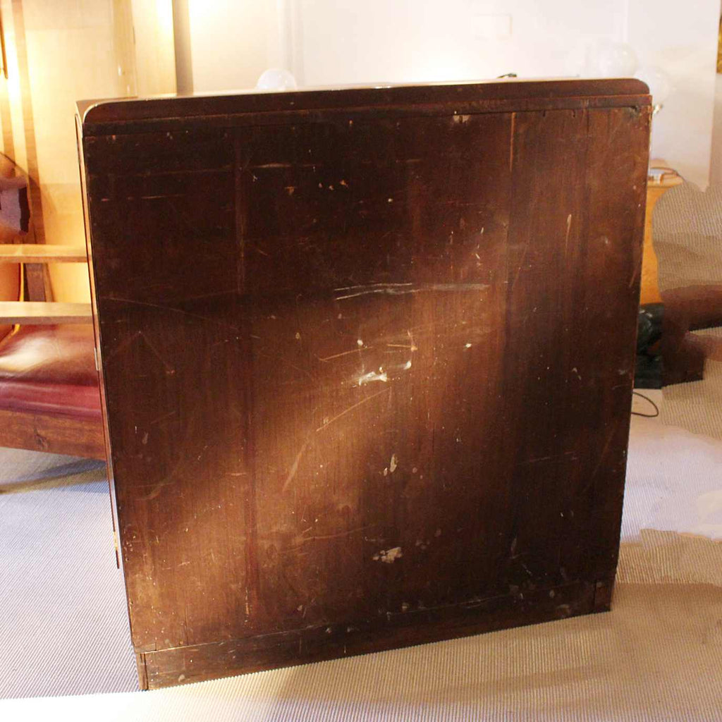 Epstein Art Deco display cabinet with fluted front at Jeroen Markies