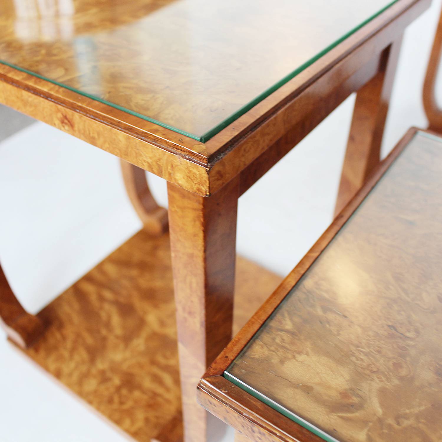 Art Deco set of nested tables in walnut at Jeroen Markies