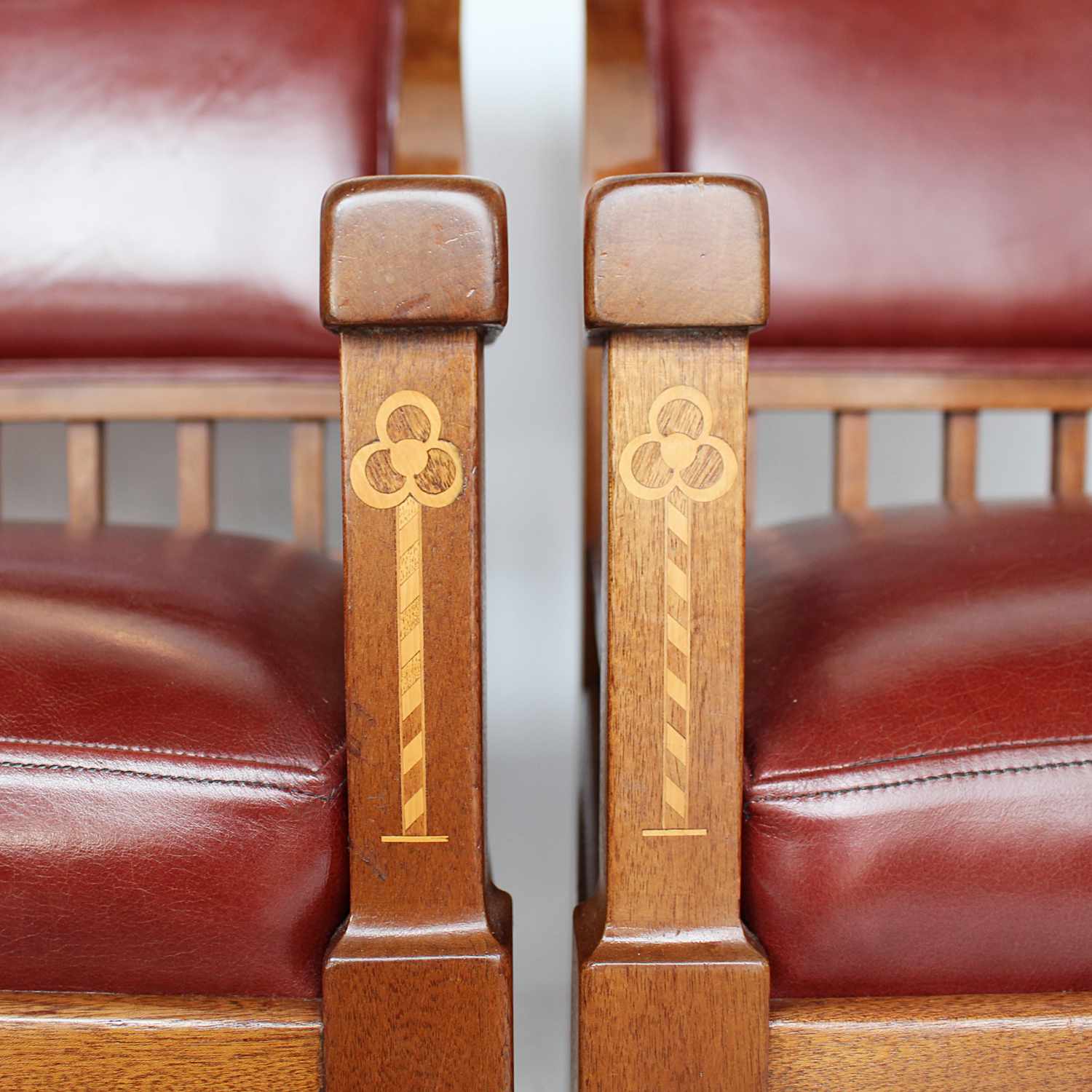 A pair of Arts & Crafts walnut armchairs with inlaid pattern at Jeroen Markies