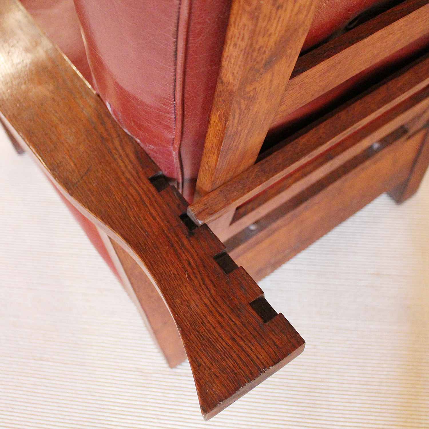 Arts & Crafts reclining oak armchairs after Gustav Stickley circa 1900 at Jeroen Markies]