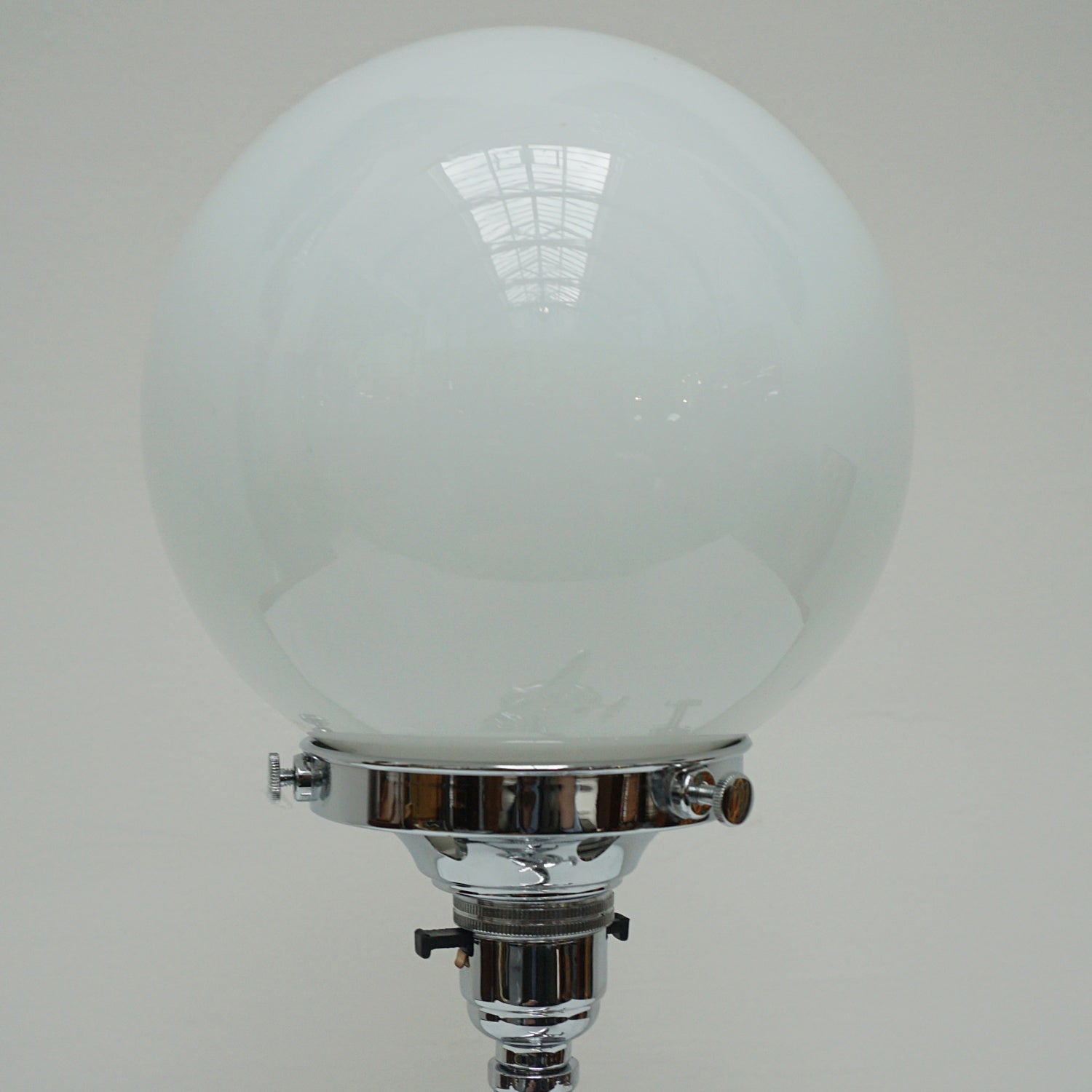 Art Deco Aviation Chromed Metal Table Light with Mounted Aeroplane - Jeroen Markies Art Deco