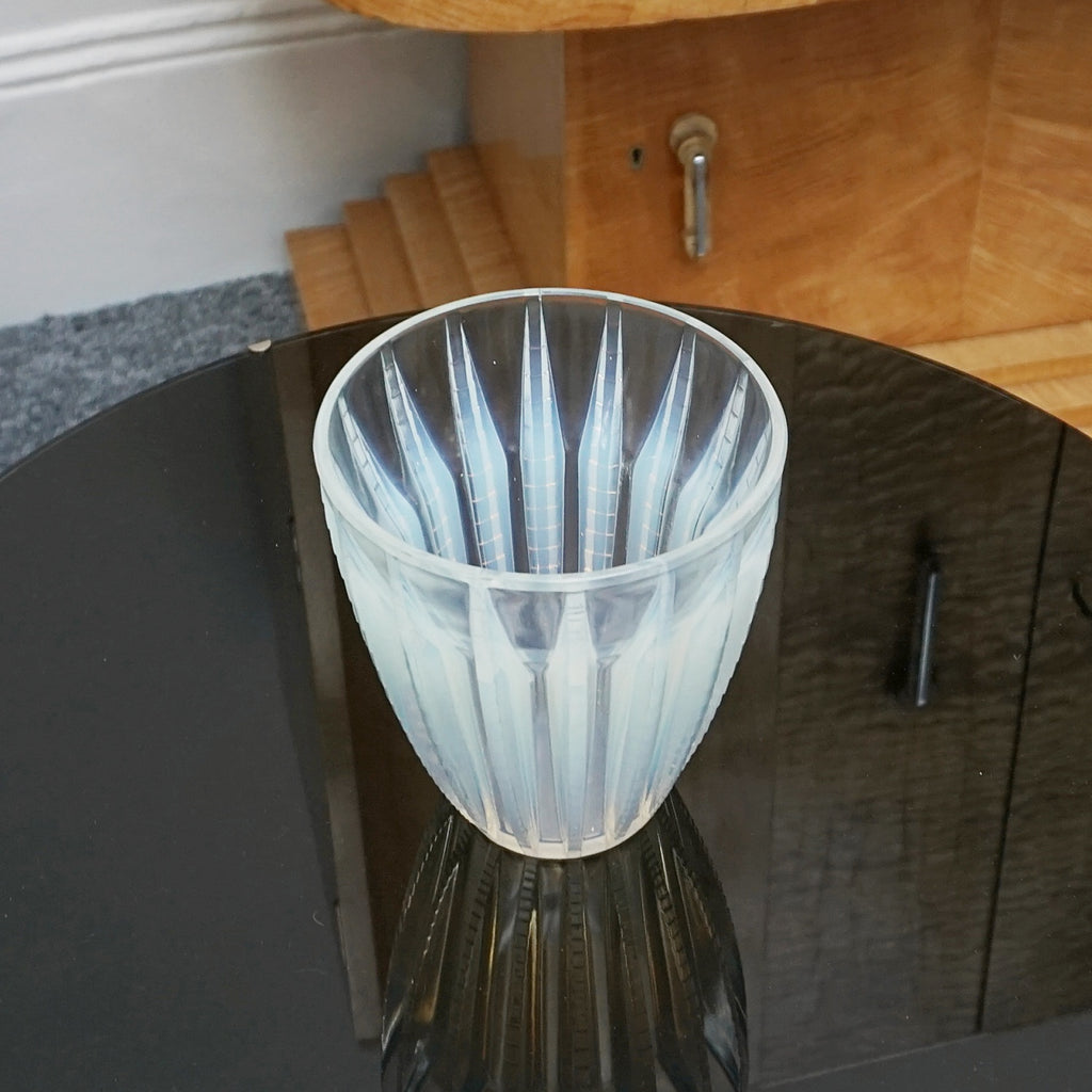Chamonix, an Art Deco Opalescent Glass Vase by Rene Lalique - Jeroen Markies Art Deco