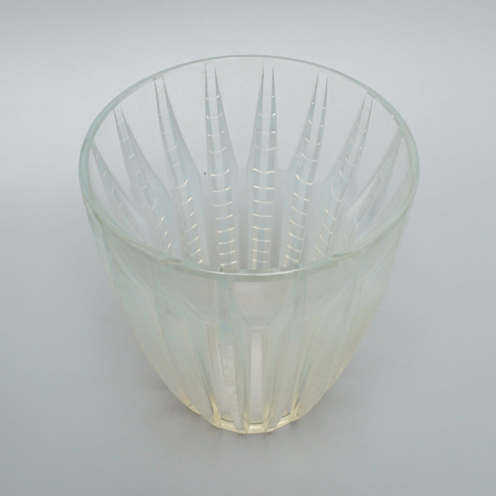 Chamonix Art Deco Opalescent Glass Vase by Rene Lalique - Jeroen Markies Art Deco