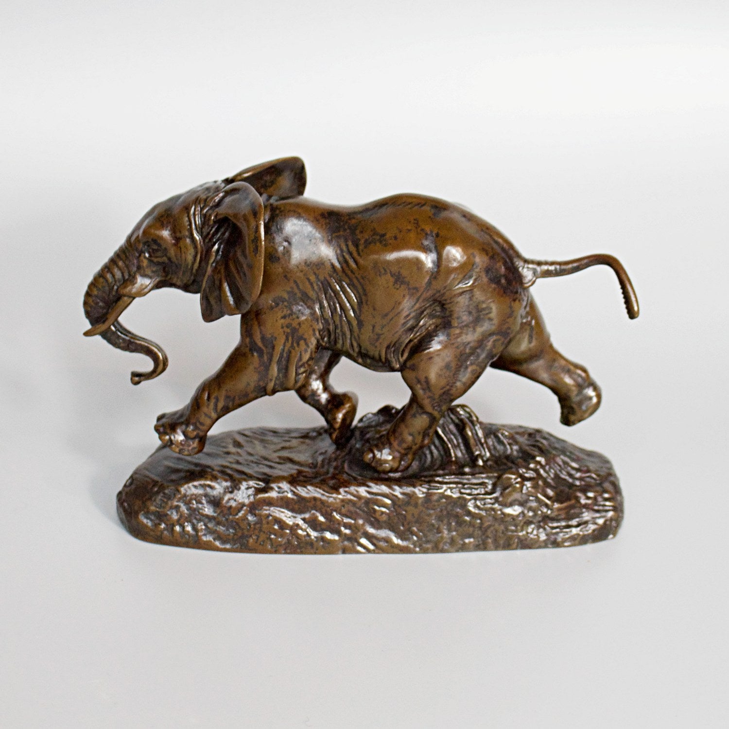 Elephant du Senegal - Art deco sculpture - Jeroen Markies Art Deco