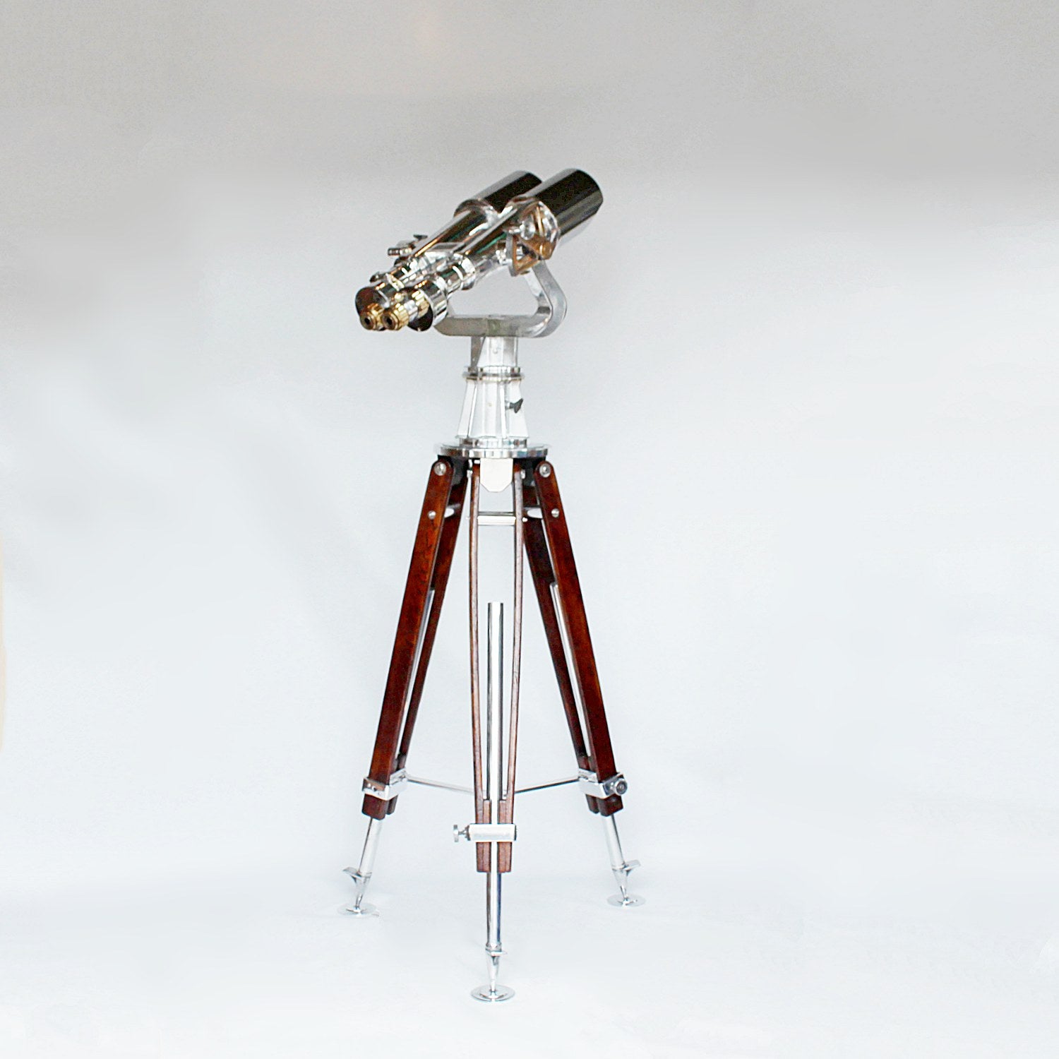Nikon marine binoculars circa 1940 at Jeroen Markies