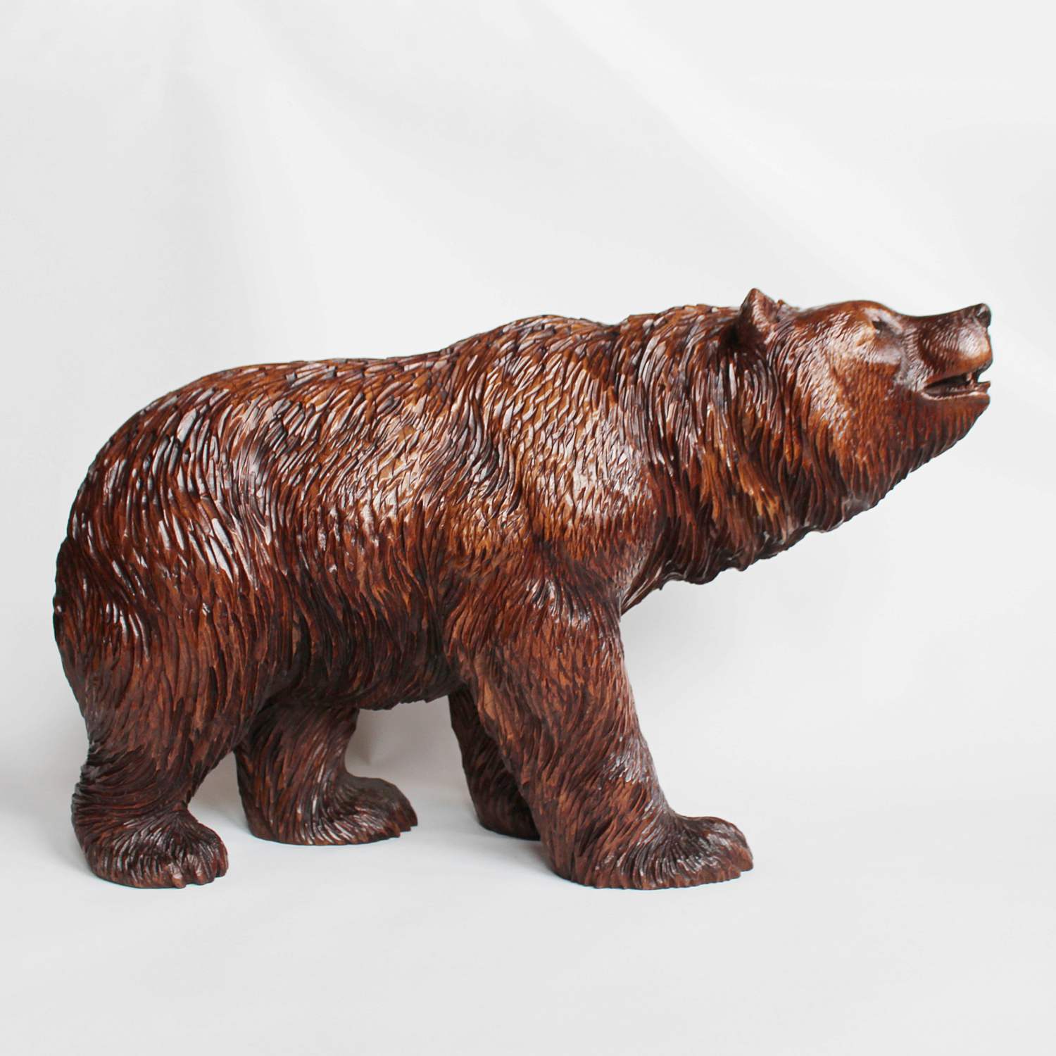 A 19th Century carved Black Forest bear at Jeroen Markies