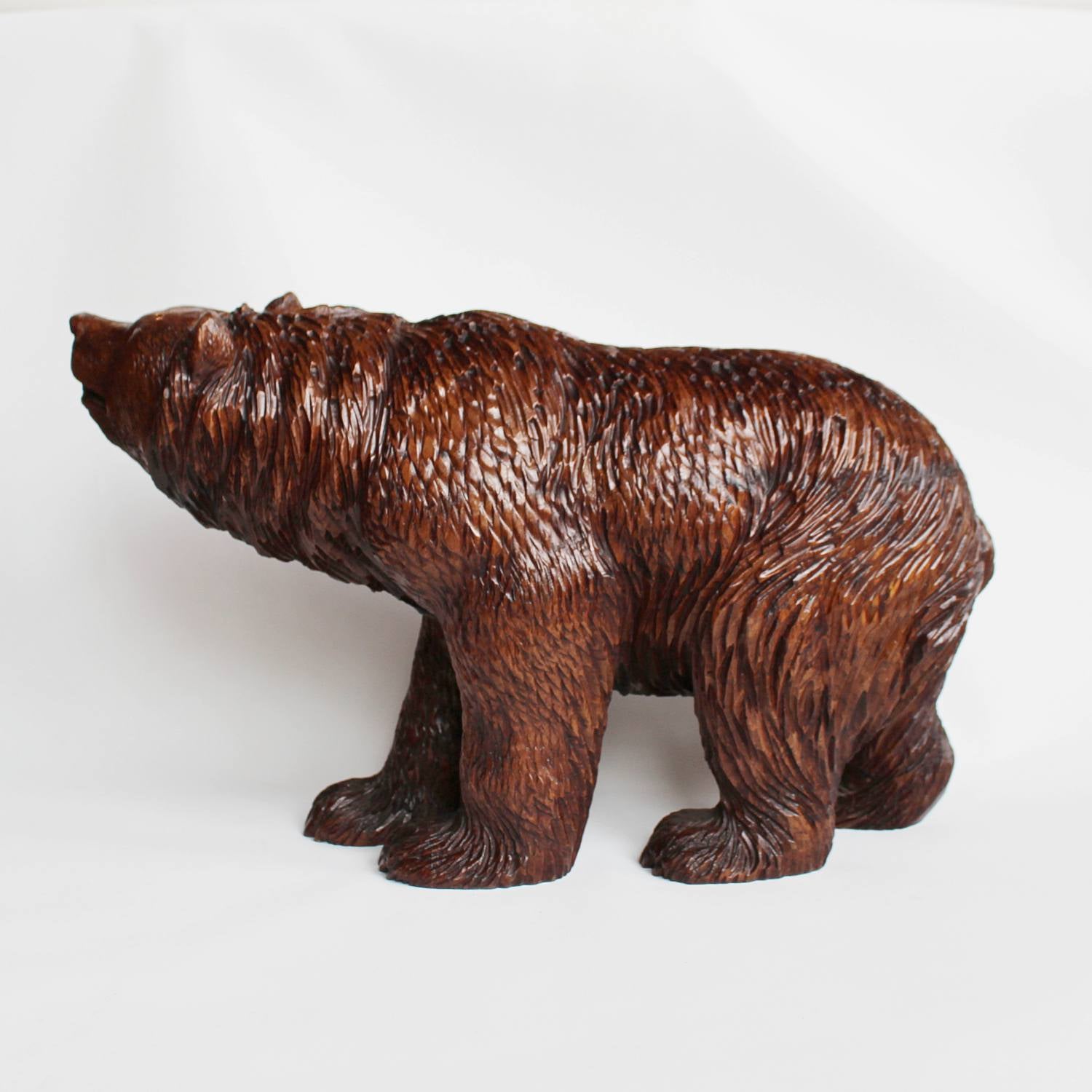 A 19th Century carved Black Forest bear at Jeroen Markies