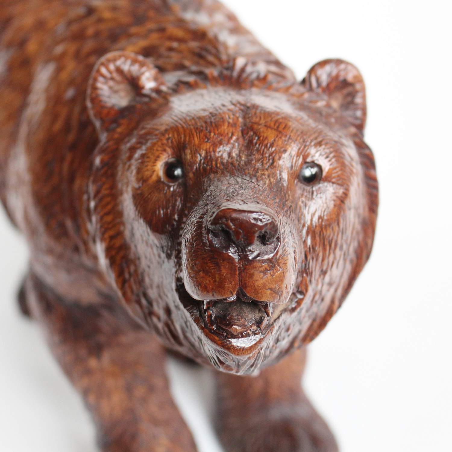 A 19th Century carved Black Forest bear at Jeroen Markies