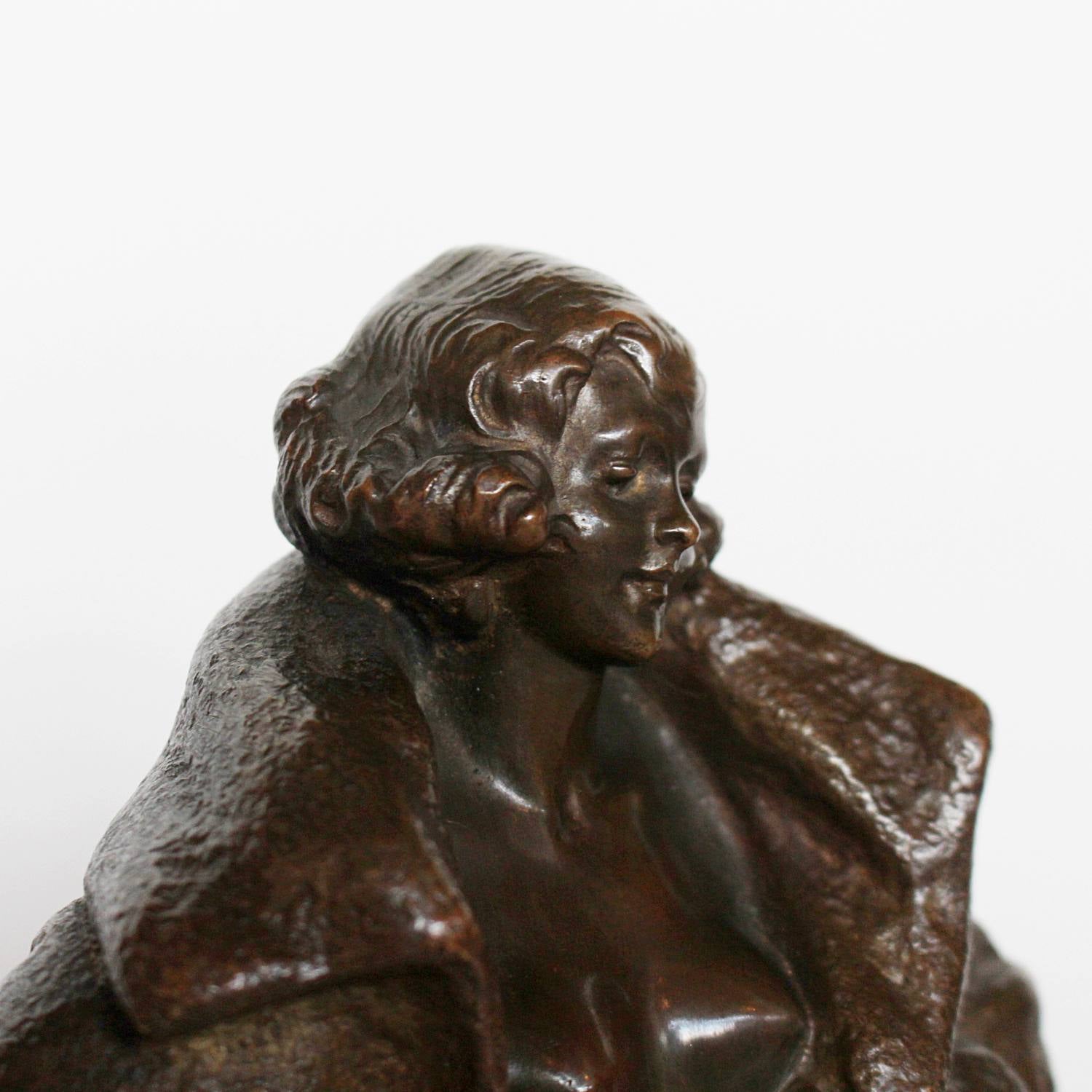 Bruno Zach Lady in Garter Art Deco sculpture at Jeroen Markies 