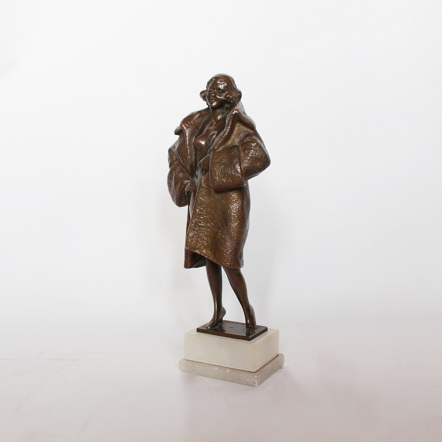 Bruno Zach Lady in Garter Art Deco sculpture at Jeroen Markies 