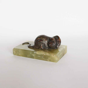 Mouse with Nut