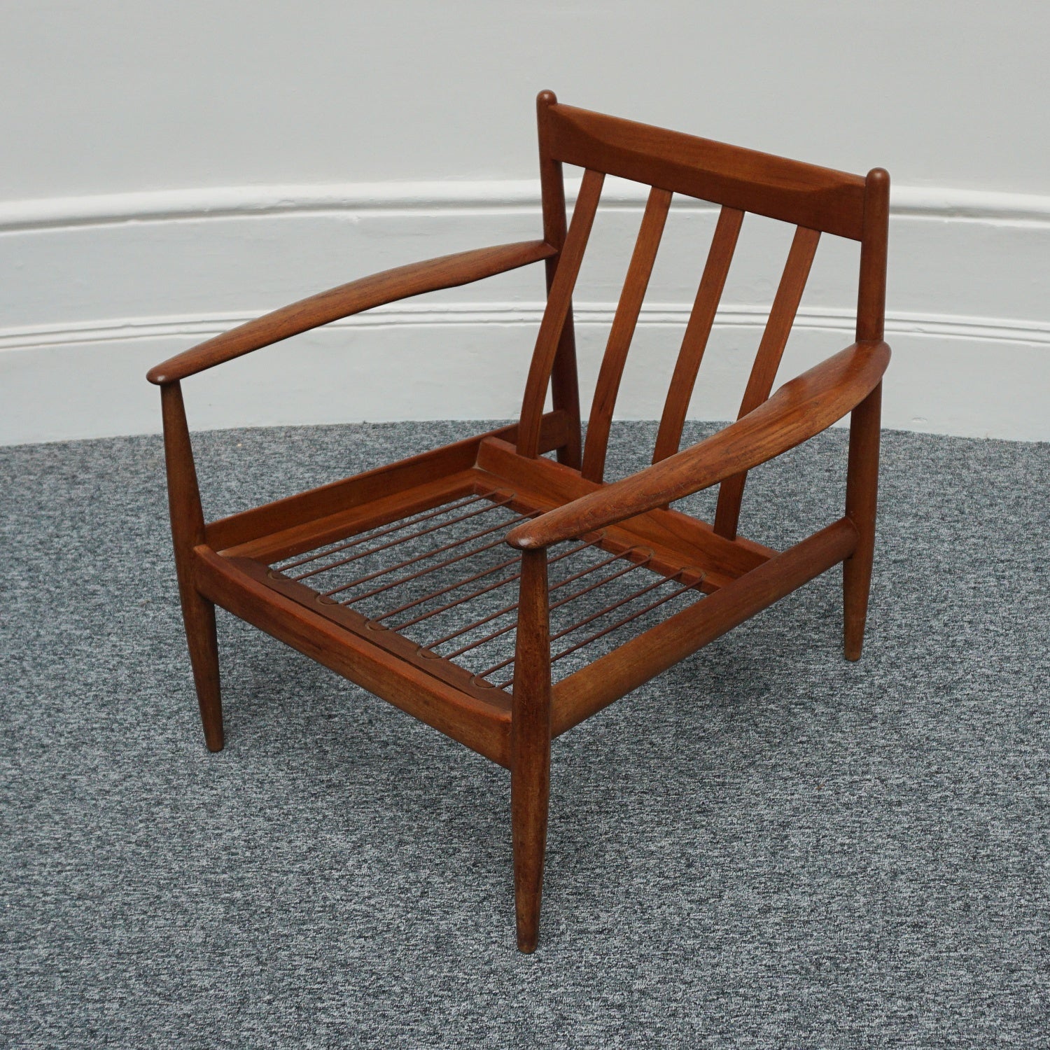 Vintage 1960's Grete Jalk for France & Son Danish Easy Chair Teak and White Boucle - Jeroen Markies Art Deco