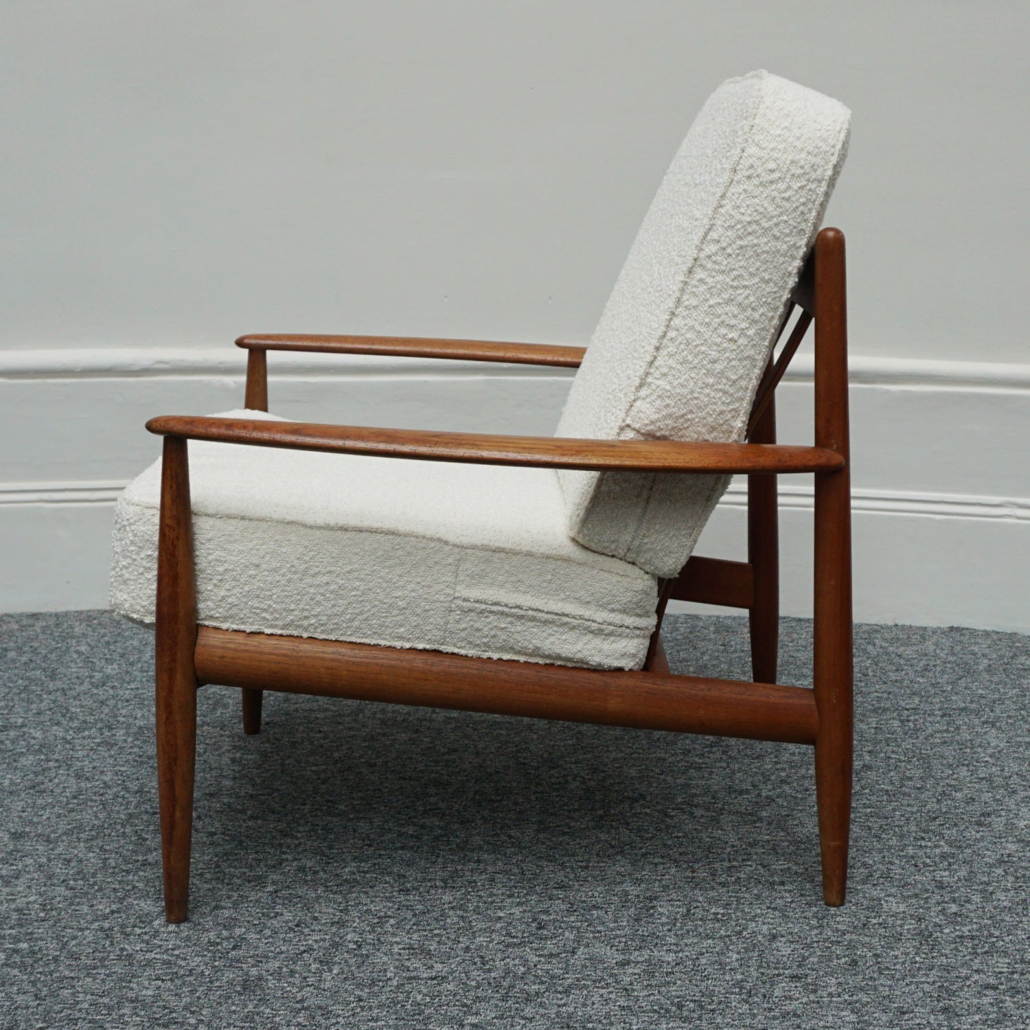 Vintage 1960's Grete Jalk for France & Son Danish Easy Chair Teak and White Boucle - Jeroen Markies Art Deco