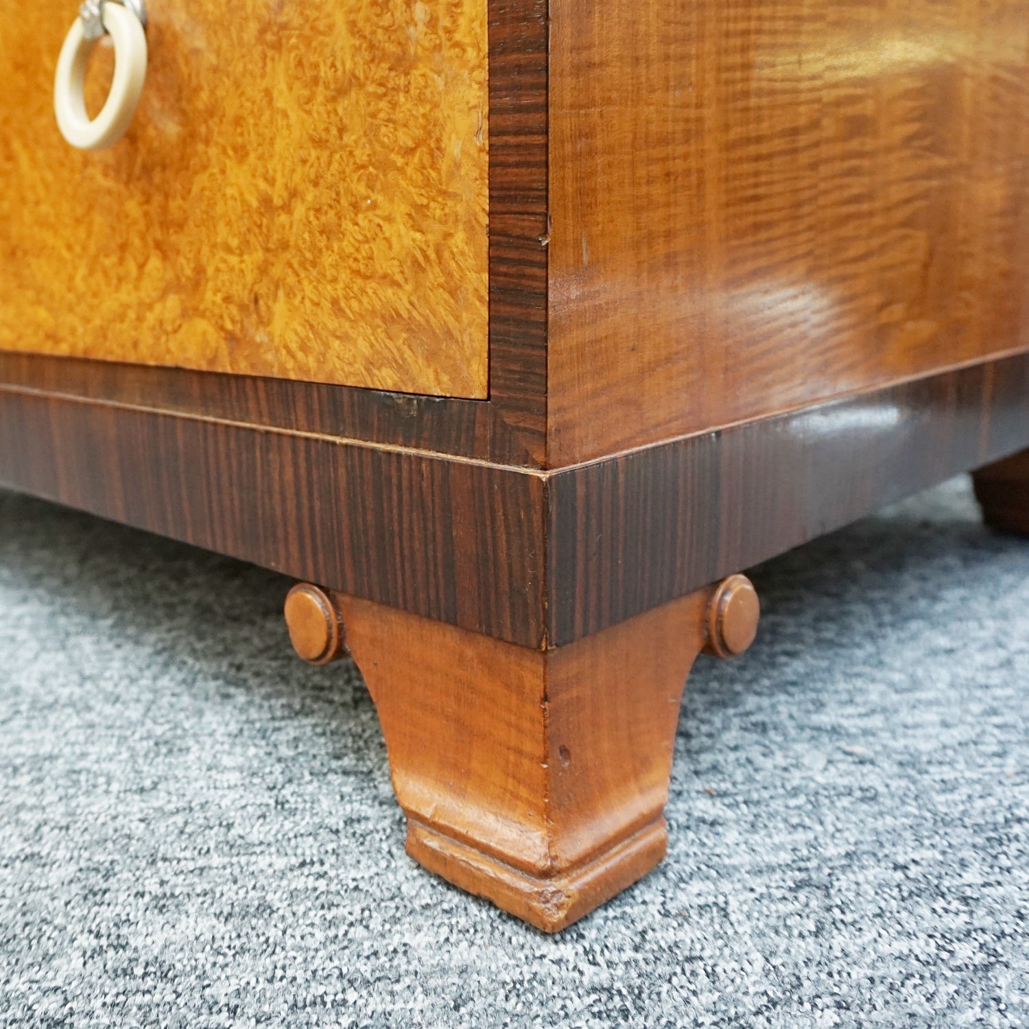 An Art Deco Linen Press - Jeroen Markies Art Deco