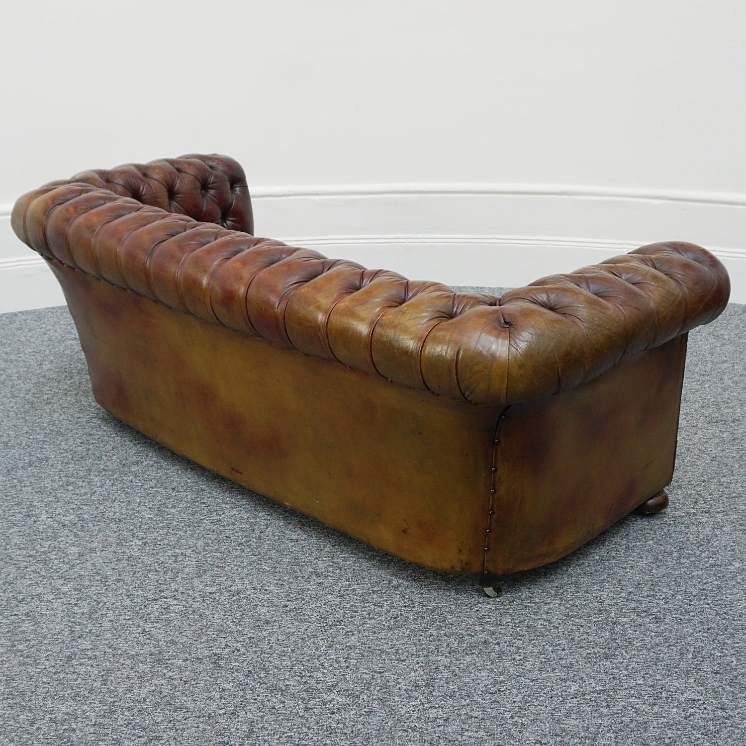 Chesterfield Sofa's - Vintage Chesterfield Sofa- Jeroen Markies Art Deco Furniture