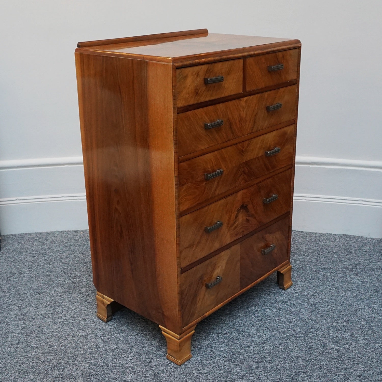Vintage walnut 1930's English Art Deco Chest of Drawers - Jeroen Markies Art Deco