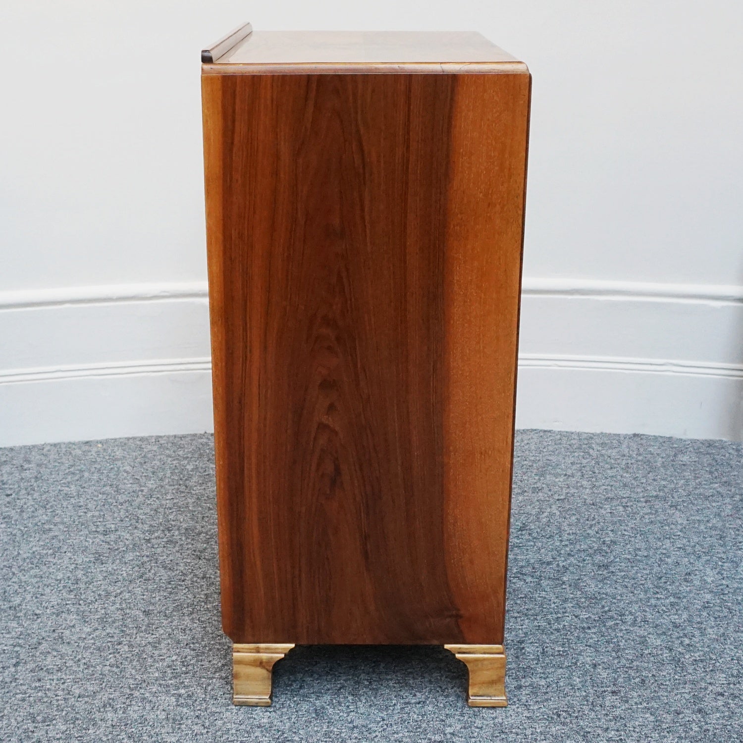 Vintage walnut 1930's English Art Deco Chest of Drawers - Jeroen Markies Art Deco