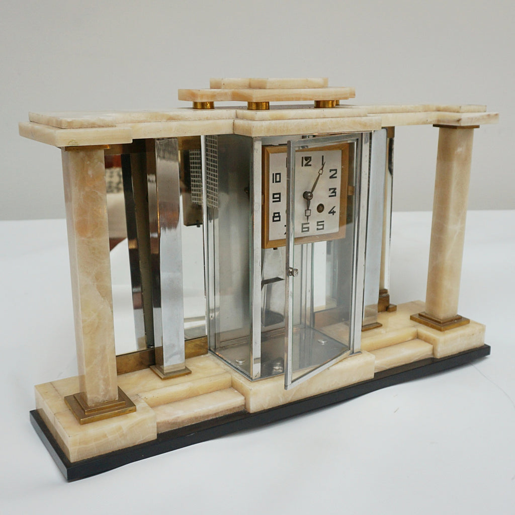 An Art Deco mantle clock - Jeroen Markies Art Deco