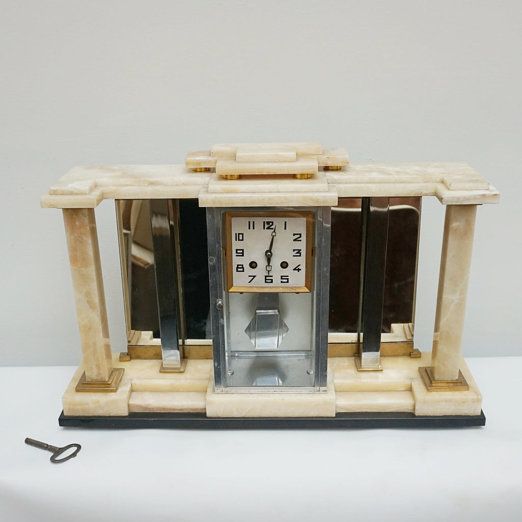 An Art Deco mantle clock - Jeroen Markies Art Deco