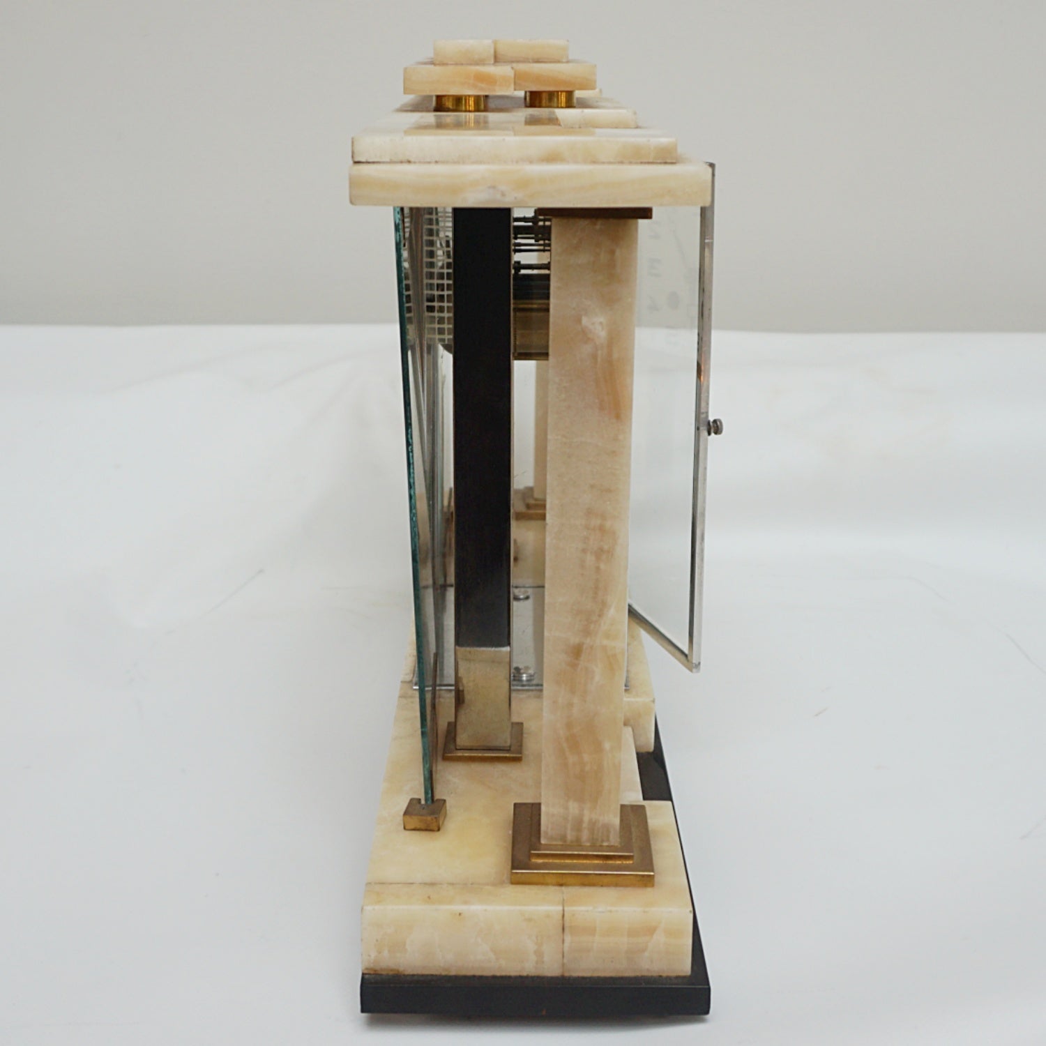 An Art Deco mantle clock - Jeroen Markies Art Deco