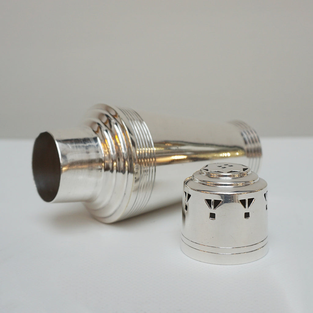 Keith Murray Designed Vintage Art Deco Sugar Sifter Retailed by Mappin & Webb - Jeroen Markies Art Deco