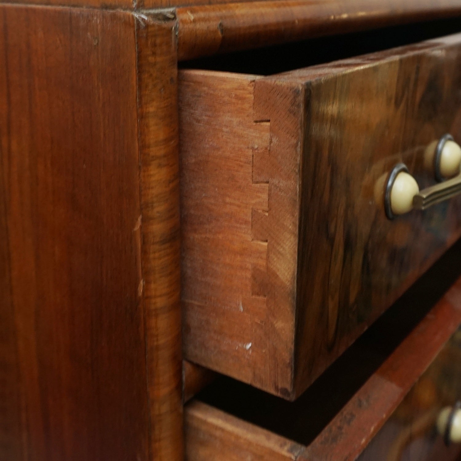 Original Art Deco Burr and Figured Walnut Chest of Drawers - Jeroen Markies Art Deco