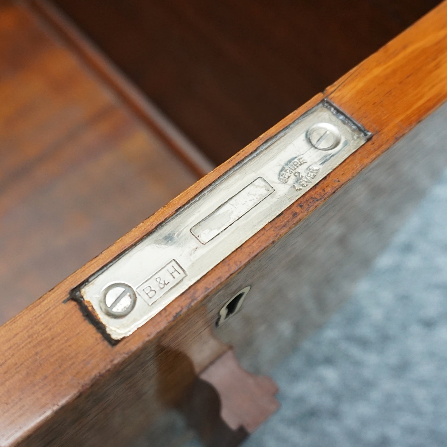 Vintage Art Deco Walnut Desk - Original Art Deco Furniture - Jeroen Markies Art Deco