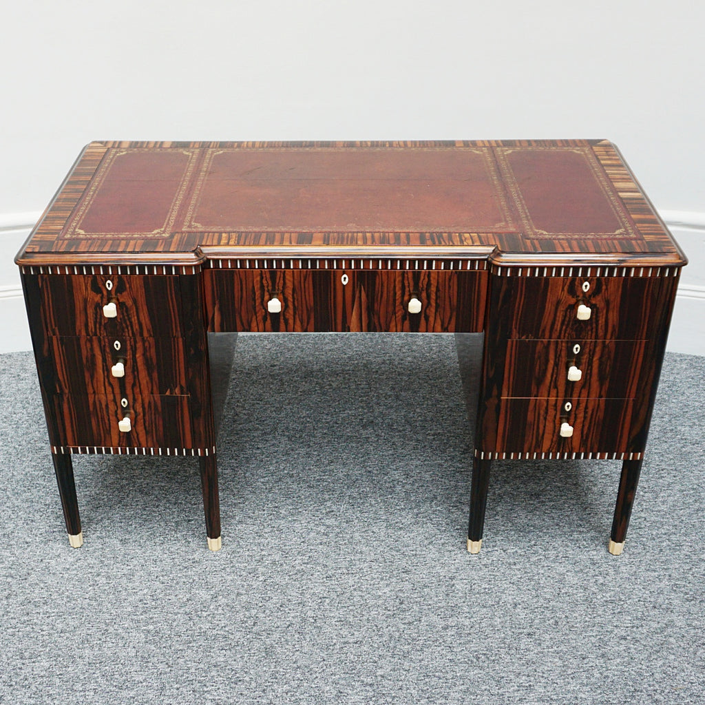 An Art Deco Desk in the manner of Emile Jacques Ruhlmann - Jeroen Markies Art Deco