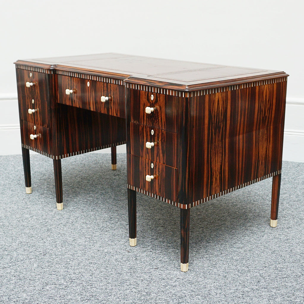 An Art Deco Desk in the manner of Emile Jacques Ruhlmann - Jeroen Markies Art Deco