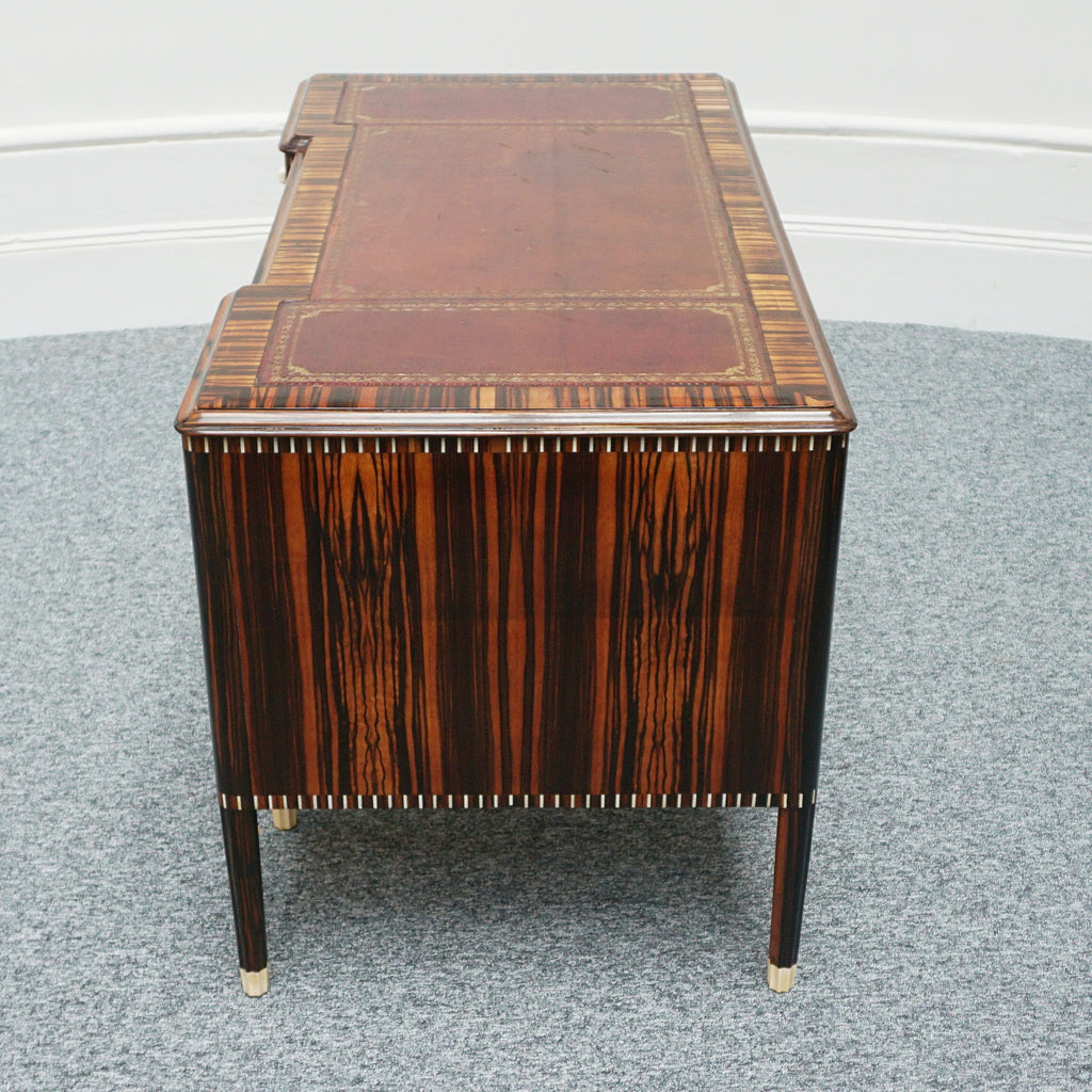 An Art Deco Desk in the manner of Emile Jacques Ruhlmann - Jeroen Markies Art Deco