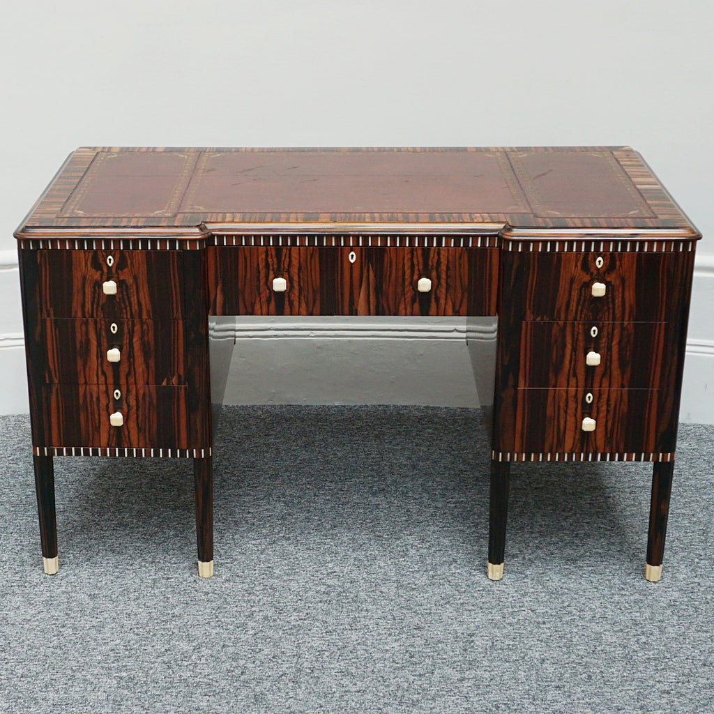 An Art Deco Desk in the manner of Emile Jacques Ruhlmann - Jeroen Markies Art Deco