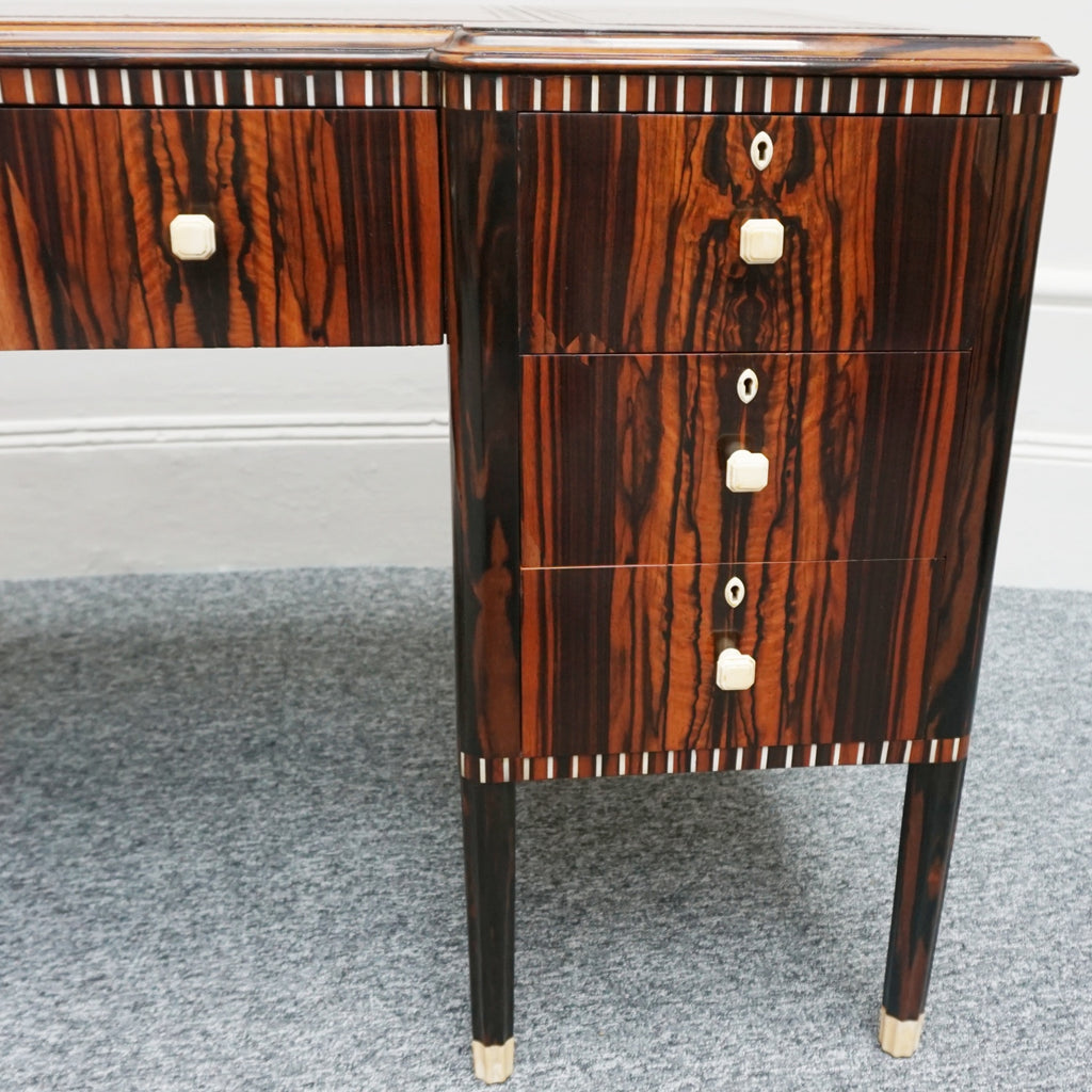 An Art Deco Desk in the manner of Emile Jacques Ruhlmann - Jeroen Markies Art Deco