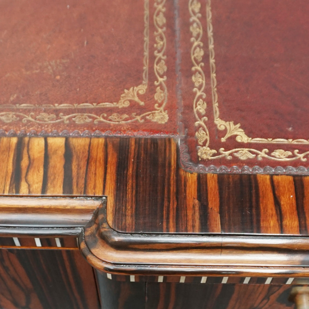 An Art Deco Desk in the manner of Emile Jacques Ruhlmann - Jeroen Markies Art Deco